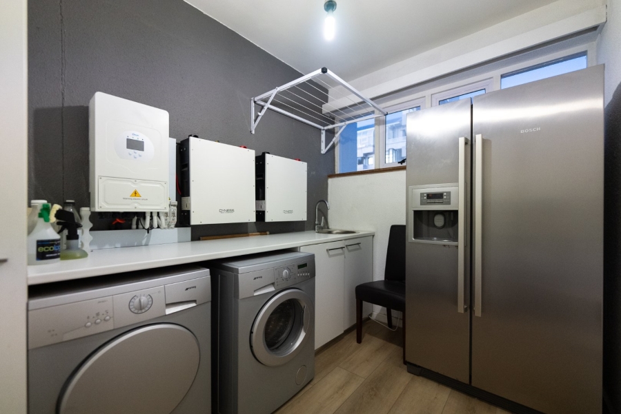 To Let 4 Bedroom Property for Rent in Sea Point Western Cape